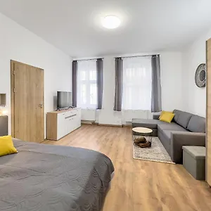 https://apartment-lukas-1.marianskelaznehotels.net